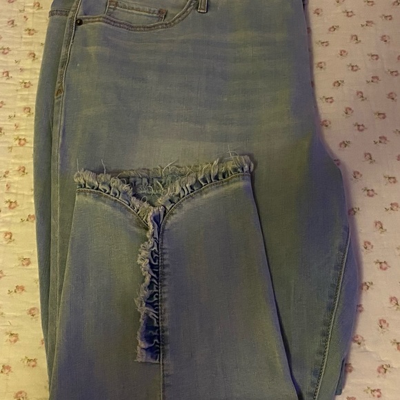 Crown & Ivy ruffle detail jeans - Picture 9 of 10